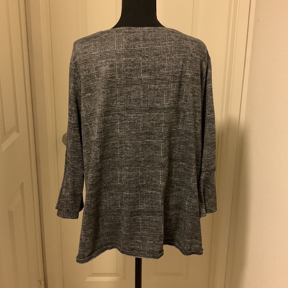 Apt 9 Gray Pattern Top - Size XXL - Picture 3 of 4